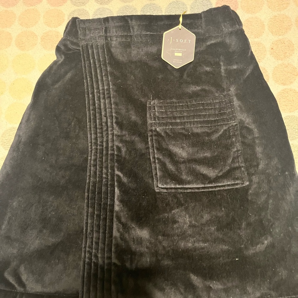 NWT Black Terry Velour Men’s Wrap Sz Adult Medium